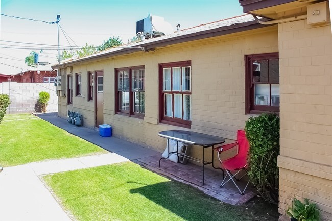 Foto del edificio - 1122-1130 W McDowell Rd