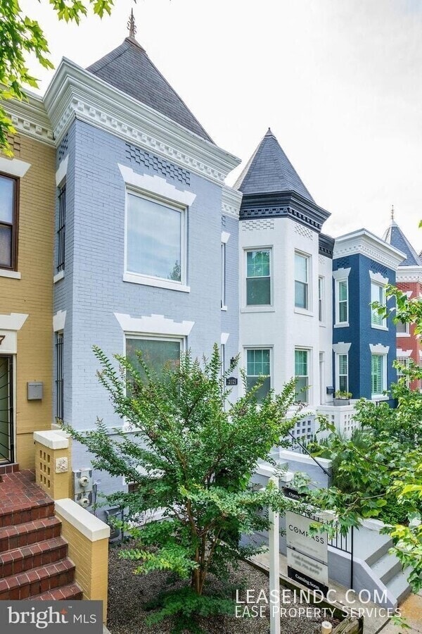 Photo - 2025 Flagler Pl NW Apartment