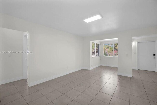 Foto del edificio - 2 bedroom in North Miami FL 33161
