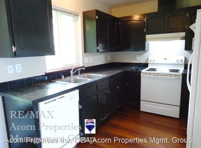 Building Photo - 3 br, 1.5 bath House - 661 Littlerock Court
