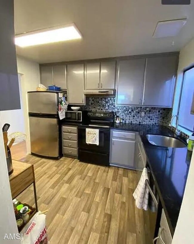 Building Photo - 2 br, 2 bath House - 445 Upper Terrace #8