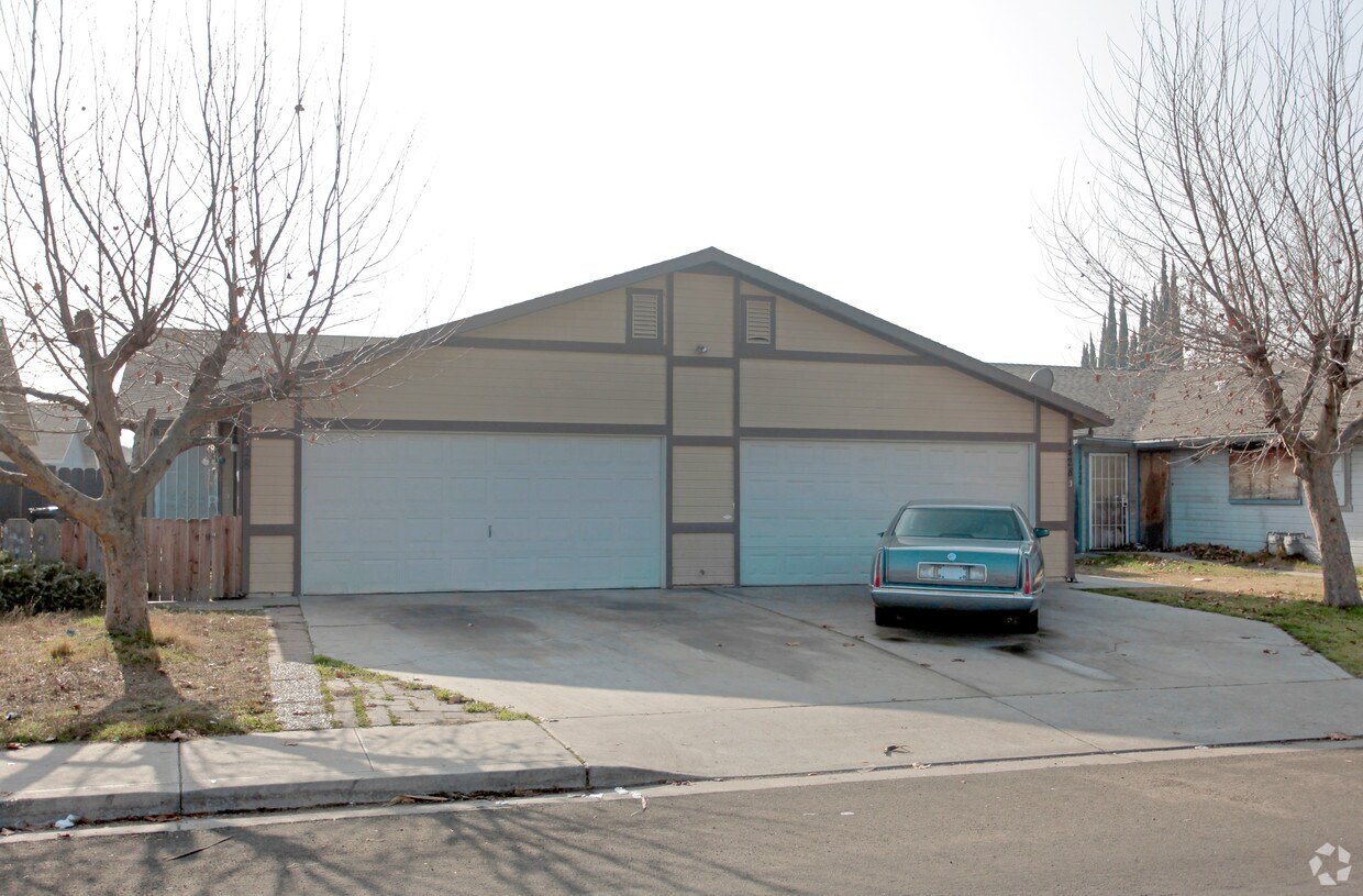 Building Photo - 1428 Pecos Ave
