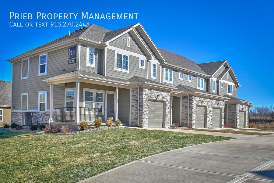 8941 Findley St, Lenexa, KS 66227 Townhome Rentals in Lenexa KS