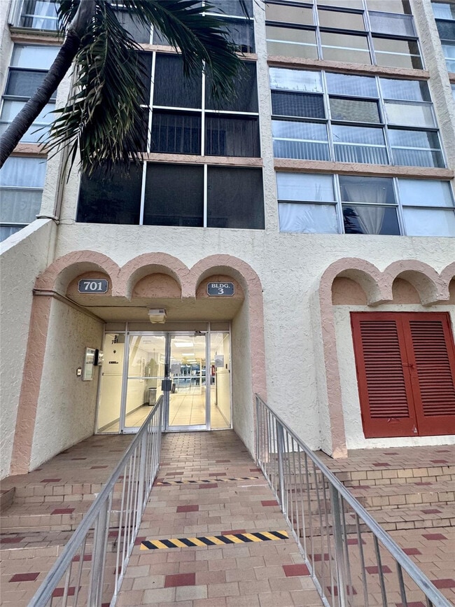 Building Photo - 701 Three Islands Boulevard