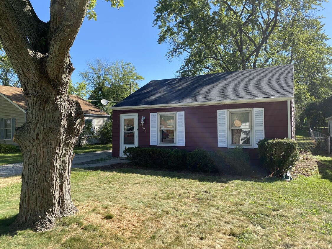 Primary Photo - 5020 N Ogden Ave