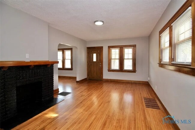 Building Photo - 4452 Belmar Ave