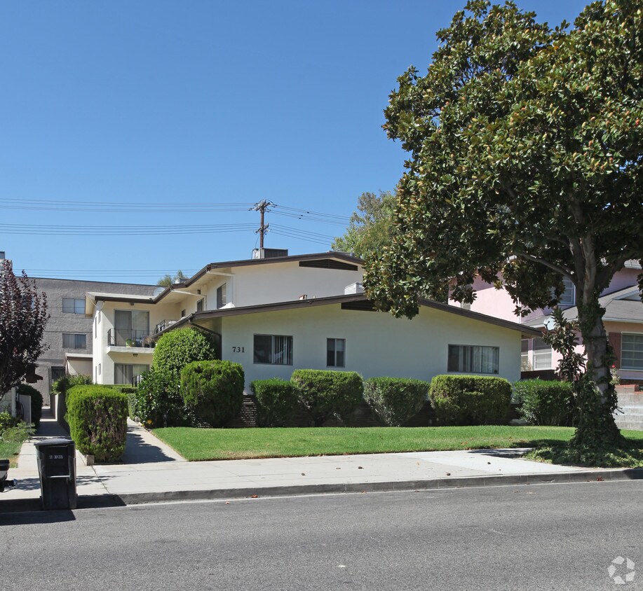 Building Photo - 731 E Magnolia Blvd