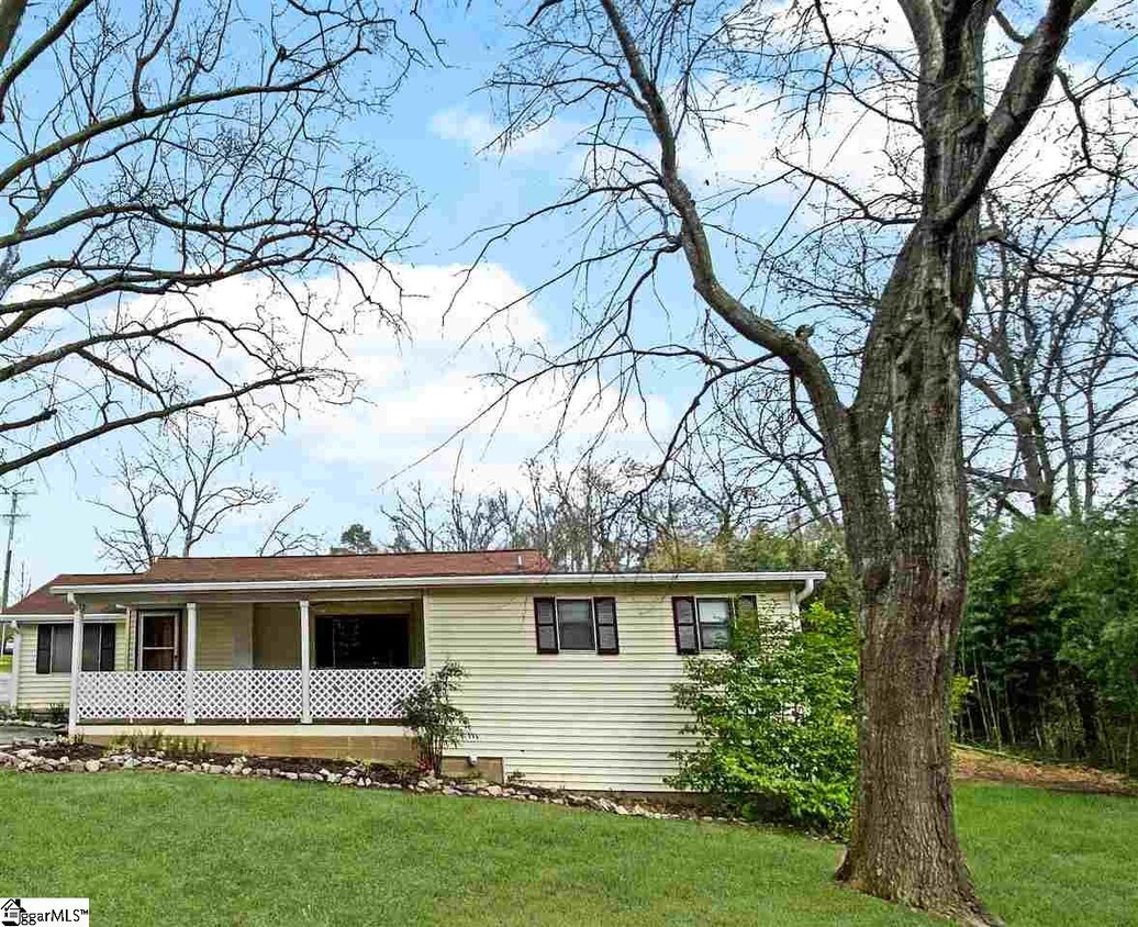 Primary Photo - 212 Feaster Rd