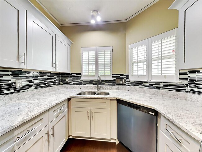 Foto del edificio - 77 Fulton St SE