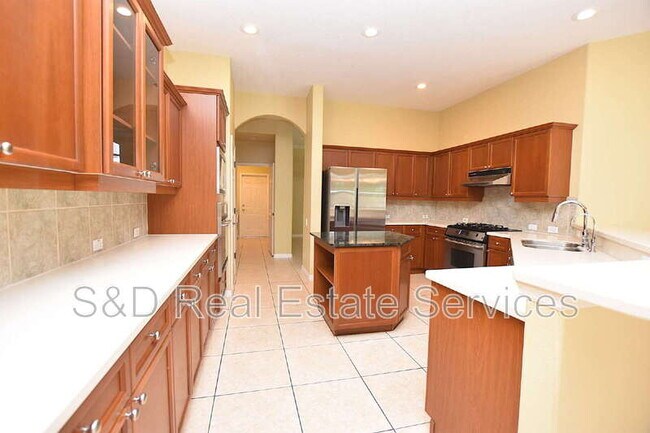 Foto del edificio - 3203 Highlands Lakeview Cir
