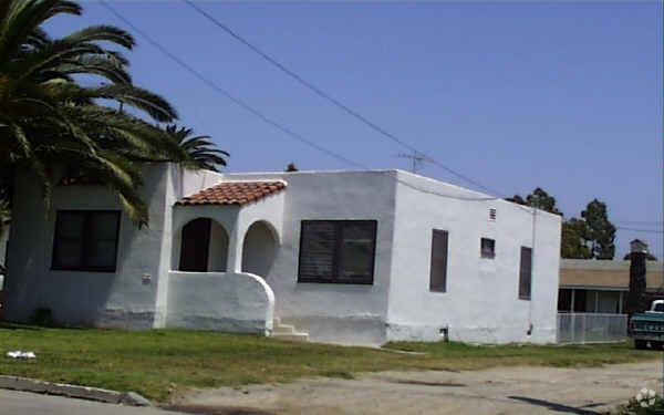 Foto del edificio - 2828-2836 Sherwin Ave