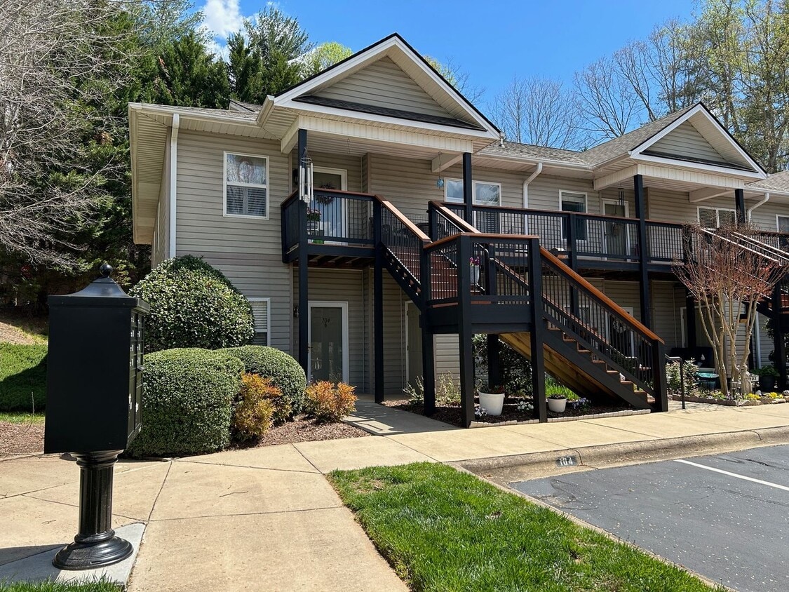 104 Carlyle Way, Asheville, NC 28803 Condo for Rent in Asheville, NC