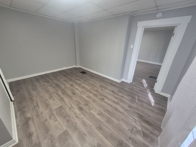 Building Photo - 231 Oak St