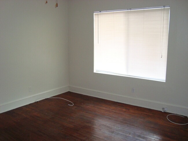 Building Photo - 105 N Meridian St