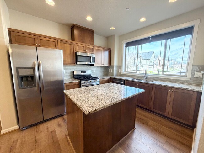 Building Photo - Townhouse Charmer in River Terrace Neighborhood!