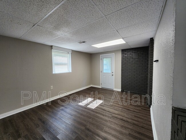 Building Photo - 2234 Hurt Rd SW