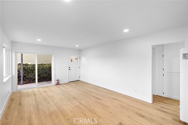 Building Photo - 213 Avenida Lobeiro