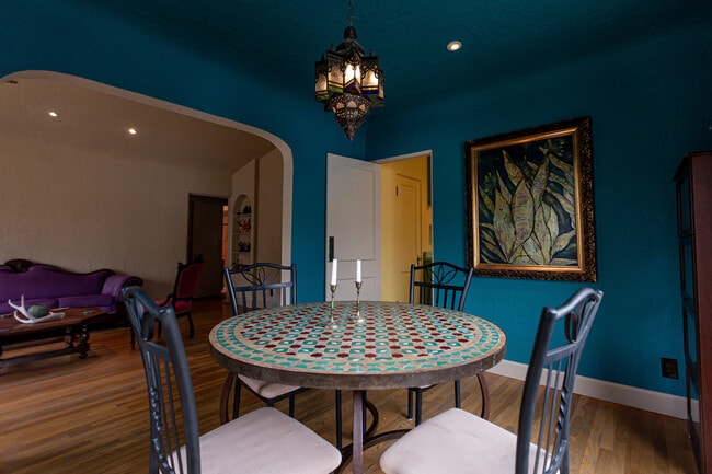 Building Photo - 2816 Silver Ave