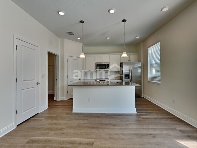 Foto del edificio - 27067 St Andrews Ave