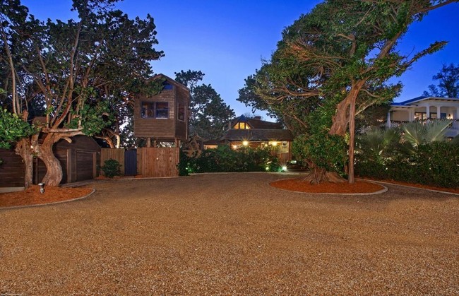 Building Photo - 610 N Ocean Boulevard