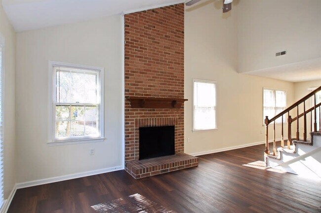 Building Photo - 7809 Elm Tree Ln