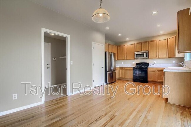 Building Photo - 5961 Thistle Ridge Ave