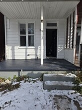 Building Photo - 913 Norwood St