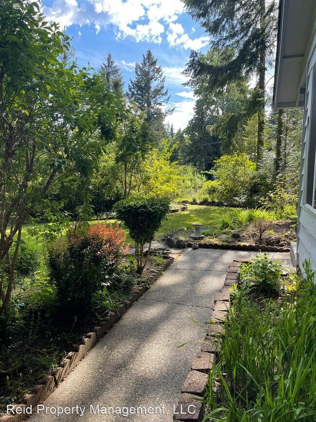 Foto del edificio - 3 br, 1 bath House - 13796 Coho Run NW