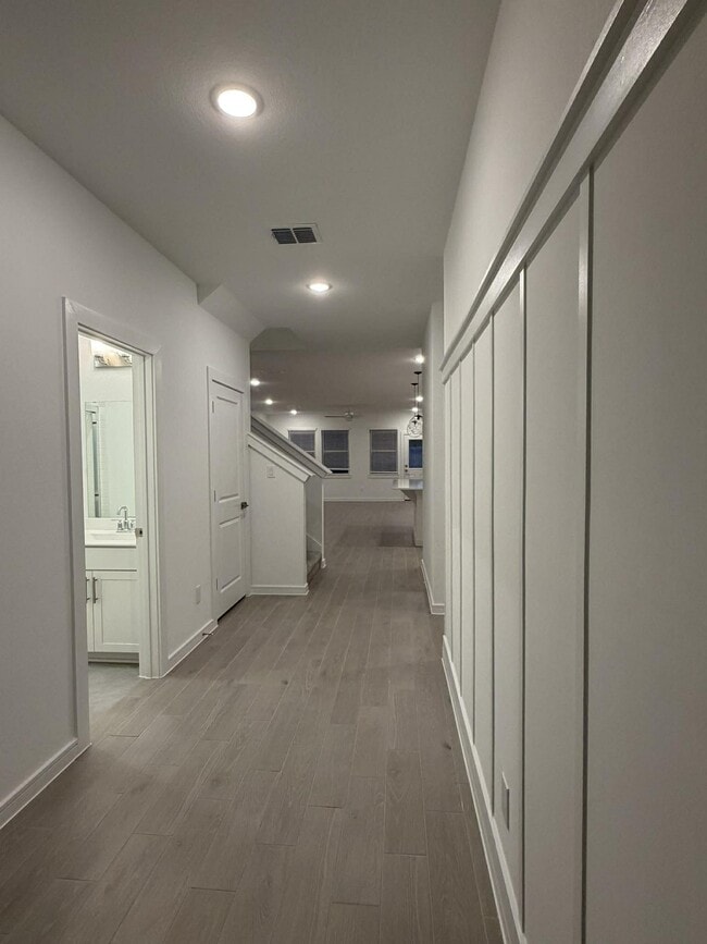 Foto del edificio - 4715 Bay Vista Dr