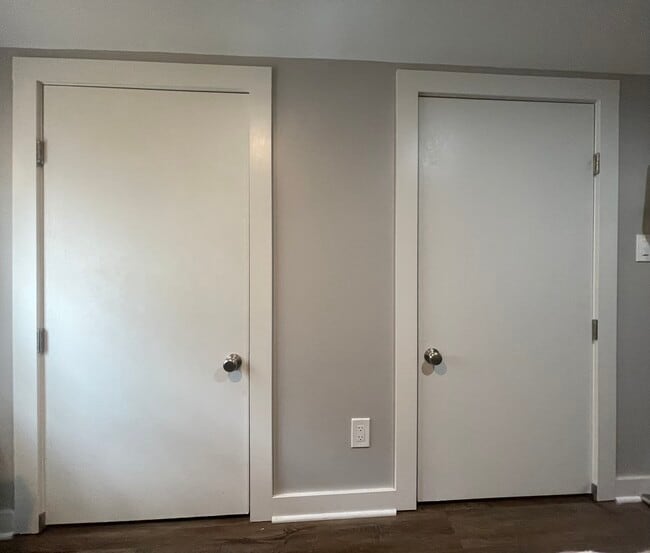 Armario doble - 222 Parkwood Ave