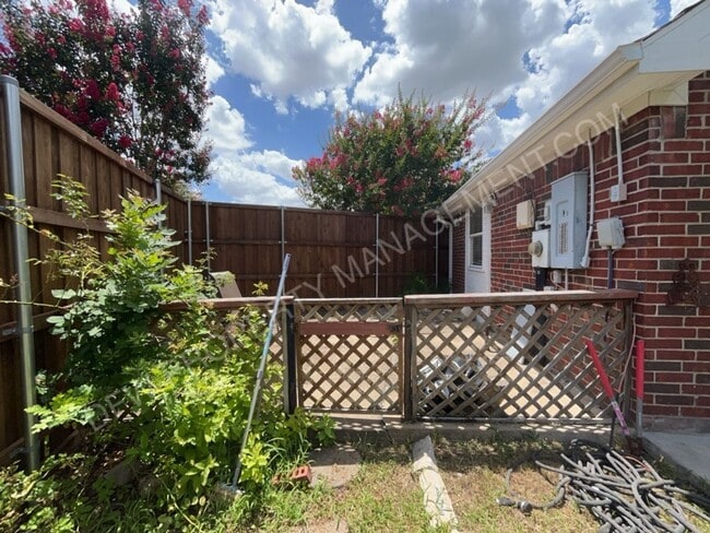 Building Photo - Spacious 3-Bed Home in Garland ISD – Islan...