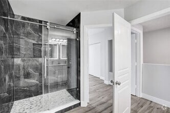 Building Photo - 16607 Hemingway Dr