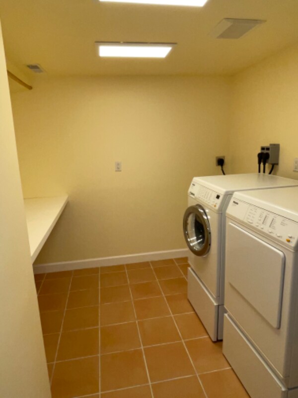 Building Photo - 226 Soledad Dr