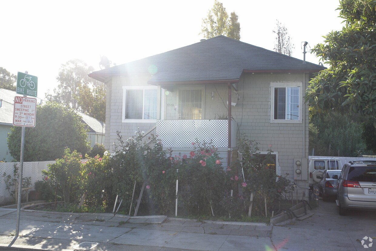 Foto del edificio - 1303-1305 D St