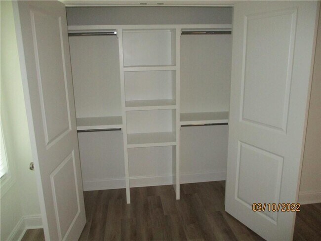 Foto del edificio - 120 Maple St