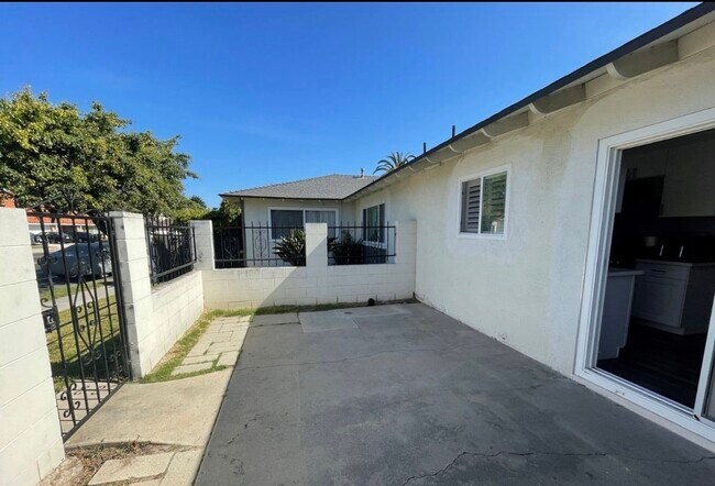 Foto del edificio - 851 Ivywood Drive, Unit 1