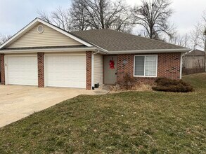 Building Photo - 2 7437