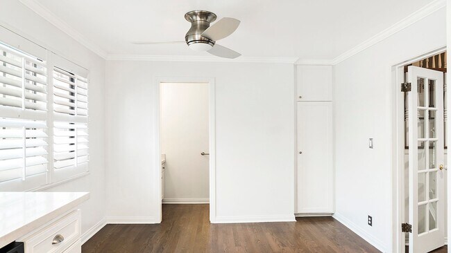 Foto del edificio - Beautiful townhome with private sun deck