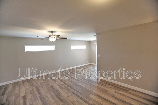 Building Photo - 5520 W Alice Ave