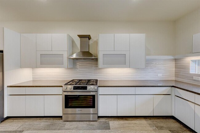 Building Photo - 2211 Padron Pl