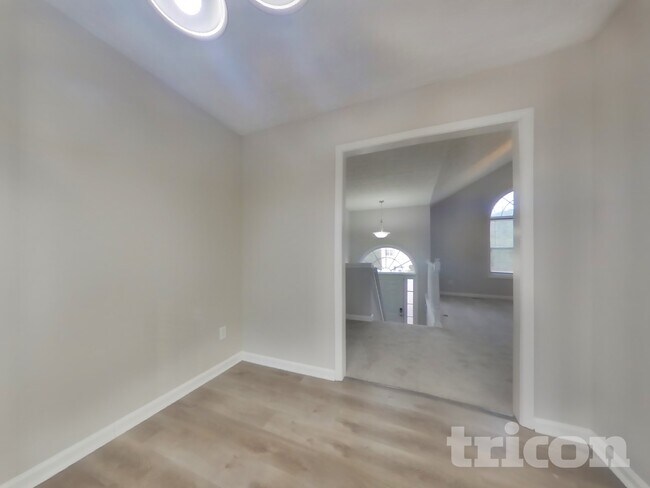 Foto del edificio - 217 White Pine Ln