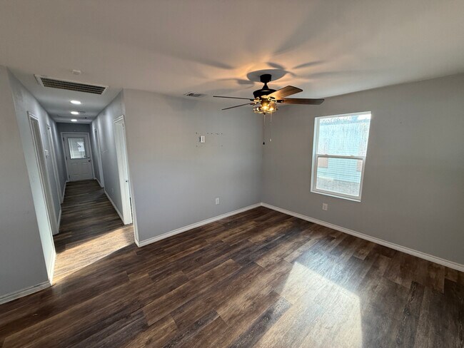 Foto del edificio - 411 W A Ave