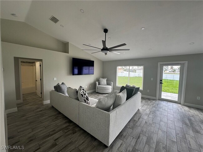 Foto del edificio - 1518 NE 43rd Ln