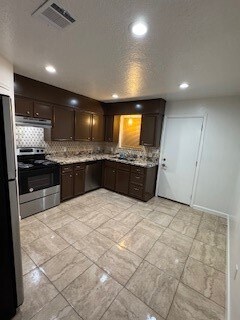Foto del edificio - 8935 Dirby St