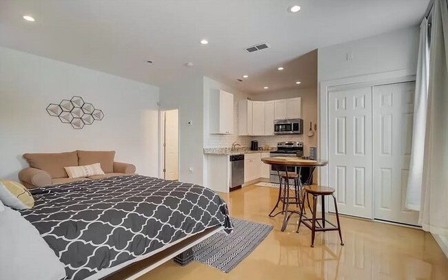 Foto del edificio - 947 N Ormewood Park Dr SE