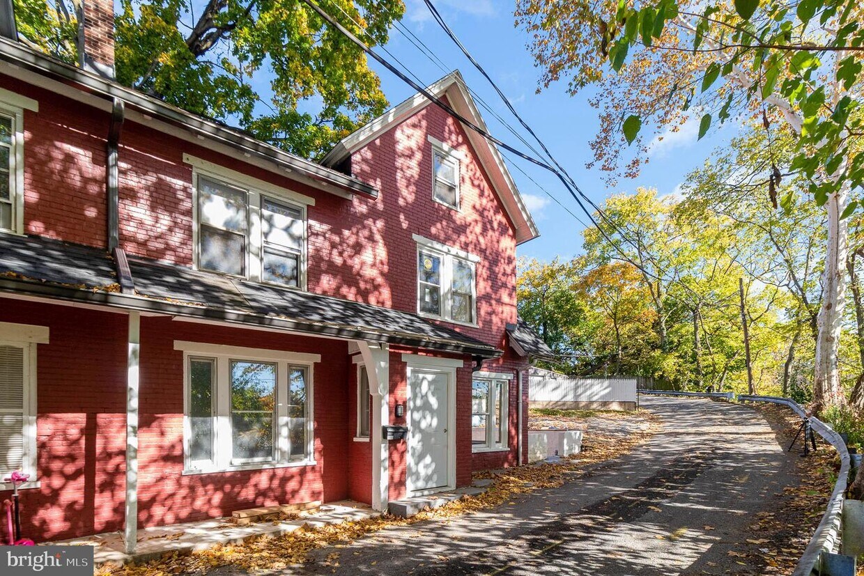 Foto principal - 1515 S Cameron St
