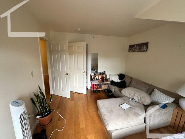 Building Photo - Five Bedroom + Two & half Bath TownHouse * Lower Allston