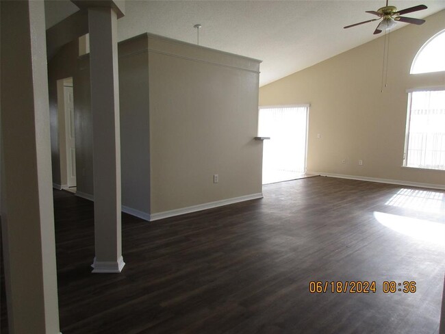 Building Photo - 2425 Morgan Point Blvd