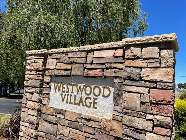 Foto del edificio - 725 Chadwick Ln