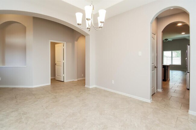Building Photo - 3003 Forest Creek Dr
